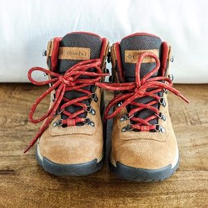 Columbia Women's Newton Ridge Hiking Boot size 6.5 - Brand New Condition
